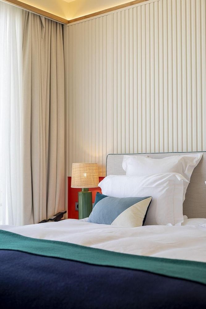 Hotel Le Cafe De Paris 4*