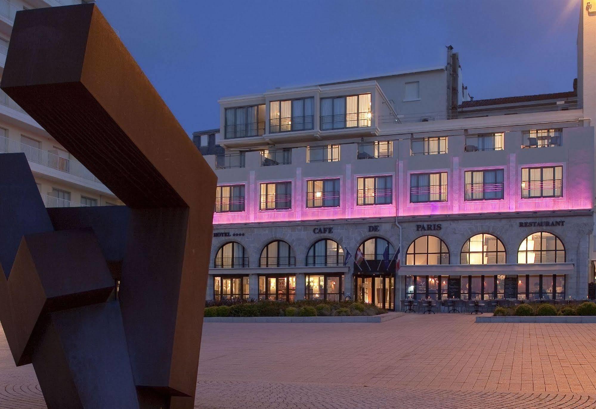 Le Cafe De Paris Hotel