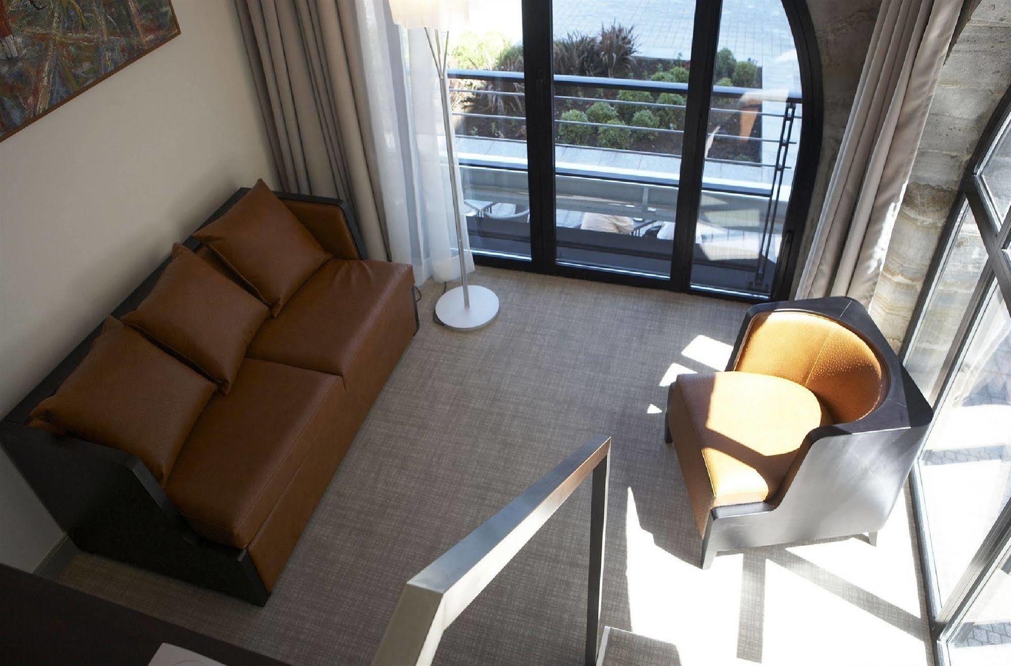 Hotel Le Cafe De Paris 4*